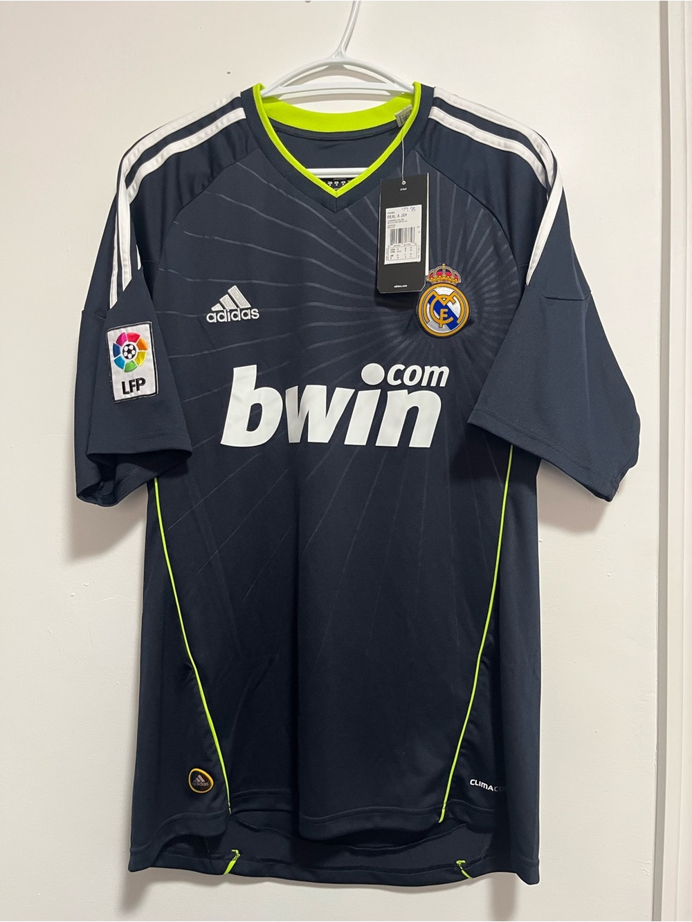 Real Madrid 11/12 Away Soccer Jersey Ozil Football Shirt - Picture 2 of 4